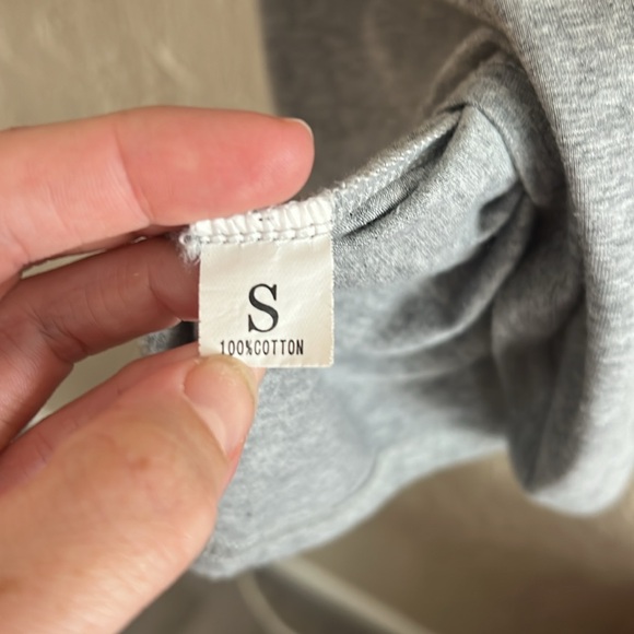 ⭐️ Pineapple T-Shirt - Picture 4 of 4